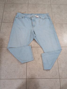 Levi's 501  Women's Light Blue Denim Jeans Size 24W Med No Stretch Button Fly
